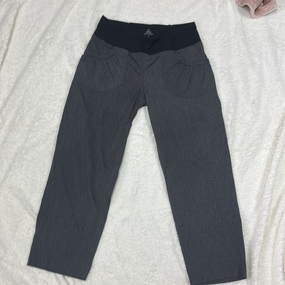 Prana hiking Charcoal cropped Leggings with Black Waistband - Picture 2 of 9